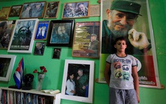 24h qua ảnh: Cậu bé 10 tuổi thần tượng Fidel Castro