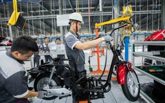 Để làm ra chiếc xe điện thông minh, nhà máy VinFast đã hoạt động như thế nào?