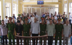 Quan chức đánh cờ tiền tỷ lĩnh án