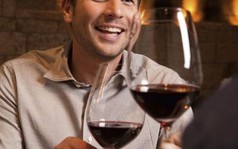 Rượu vang đỏ có thể chữa khỏi ung thư tuyến tiền liệt