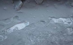 Tuyết đen rơi ở Nga