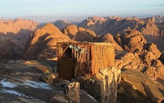 Những chiếc WC... đáng sợ nhất thế giới