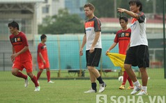HLV Phan Thanh Hùng không muốn gọi cầu thủ nhập tịch
