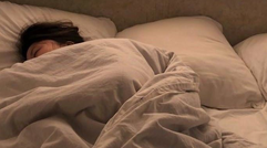 Người đàn ông mắc ung thư phổi giai đoạn cuối dù không hút thuốc, uống rượu, thủ phạm đến từ 3 thói quen nhiều người mắc trong phòng ngủ