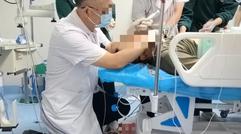4 người một nhà cùng mắc ung thư phổi dù không ai hút thuốc, bác sĩ nhắc nhở 7 "thủ phạm" tưởng lạ mà quen