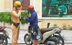 Hà Nội: Nhiều trường hợp đi xe ngược chiều vì... tiện