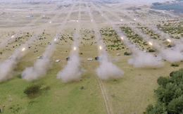 Trực thăng, pháo binh Serbia ồ ạt tấn công mục tiêu: Màn phô diễn hỏa lực đầy ấn tượng!