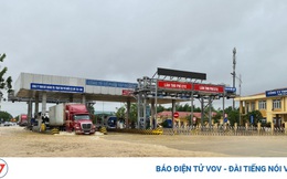 Nước lũ tràn qua Quốc lộ 1A, BOT ở Quảng Trị phải xả trạm