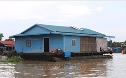 Quyên góp từ thiện ủng hộ người gốc Việt trên Biển Hồ Campuchia