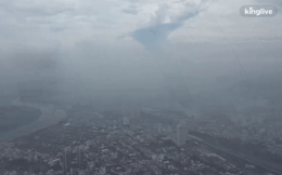 Video: TP.HCM tiếp tục chìm trong sương mù đến gần trưa