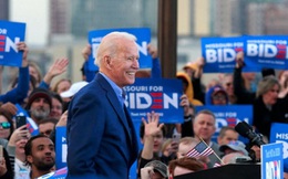 “Bóng ma quá khứ” vẫn đeo bám đảng Dân chủ bất chấp lợi thế của Biden trước Trump