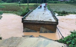 Lào Cai mưa lớn kỷ lục 63 năm qua gây ngập lụt cuốn trôi nhà dân, bé 3 tuổi tử vong