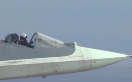 Xem phi công Nga lái siêu tiêm kích Su-57 mở buồng lái
