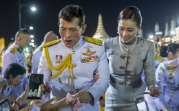 Vua Thái Lan có động thái siêu hiếm hoi sau hơn 40 năm, gửi thông điệp "yêu thương" đến người biểu tình