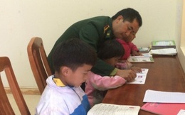 Thầy giáo “3 trong 1” mang quân hàm xanh nơi địa đầu Tổ quốc