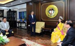 Phía Hoa hậu Đỗ Thị Hà chính thức lên tiếng về hình ảnh ngồi khi thầy giáo đứng báo cáo gây tranh cãi
