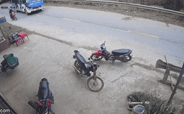 Khoảnh khắc ô tô khách đâm trực diện nam sinh đi xe máy, nguyên nhân gây nhiều tranh cãi