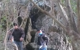 Kinh hãi phát hiện thi thể người trong hốc núi đá ở Lạng Sơn