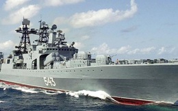 Khu trục hạm của Nga phóng ngư lôi và tên lửa trên Biển Nhật Bản
