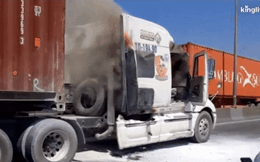 Video: Xe container bốc cháy trên cầu Phú Mỹ, giao thông ùn tắc nhiều giờ