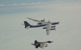 Mỹ điều động tiêm kích F-22 chặn quái vật ném bom của Nga gần Alaska