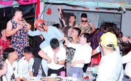 Nhóm bạn thân "lầy lội" mặc đồ ngủ mang phong cách "bà thím" đi ăn cưới khiến dân mạng được phen cười ngặt nghẽo