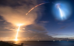 Màn phóng tàu thành công của SpaceX gây ra mây dạ quang - hiện tượng thiên nhiên hiếm gặp và đẹp mê hồn
