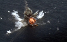 Iran thử tên lửa, bắn nổ tung mục tiêu trên biển Oman