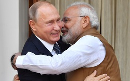 Căng thẳng với Trung Quốc, Ấn Độ chọn Nga hay Mỹ?