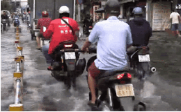 Video: Sau cơn mưa 30 phút, mặt đường Lê Văn Thọ như "mặt sông"