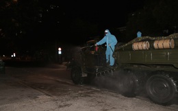 Quân khu 5 tiêu độc, khử trùng khu vực phong tỏa tại Đà Nẵng