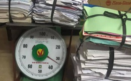 Thi cử xong xuôi, học sinh khắp nơi đua nhau khoe chiến tích sách vở, nhưng khủng nhất là ảnh cuối chứa bí kíp "thi đâu đậu đó"