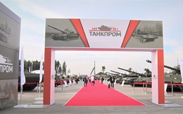 "Con đường vinh danh" 100 năm ngành chế tạo xe tăng Liên Xô và Nga