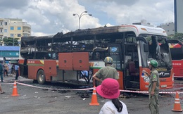 Xe khách Hưng Thịnh Gia Lai bốc cháy dữ dội trong bến xe Miền Đồng