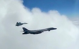 Siêu oanh tạc cơ B-1B Mỹ áp sát không phận Nga, bị MiG-31 và Su-35 săn đuổi