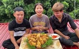 Em gái Hưng Vlog rủ các anh lên 'nơi nguy hiểm nhất' để ngồi ăn gà rán, tim đập thình thịch vẫn ăn uống ngon lành