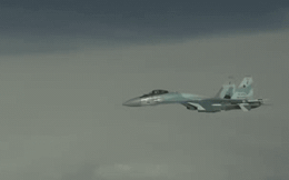 Clip: Nga dùng chiến đấu cơ nào để chặn đường máy bay thả bom của Thụy Điển?