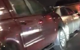 12 xe ô tô đâm liên hoàn trên cầu Nhật Tân