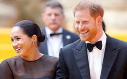 Vợ chồng Meghan Markle gây bão truyền thông khi ký hợp đồng với Netflix, chưa kịp ăn mừng đã bị dân mạng la ó vì cư xử kém tinh tế