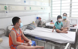 Có trẻ 5-6 ngày tuổi đã mắc sốt xuất huyết, bác sĩ BV Nhi Trung ương khuyến cáo khẩn