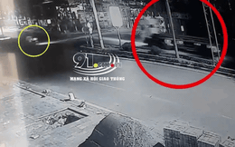 CLIP: Xe đầu kéo đâm vào cột điện, rụng đầu vì tránh người phụ nữ chở bánh mỳ