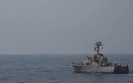 Tàu ngầm tự sản xuất của Iran lần đầu phóng ngư lôi
