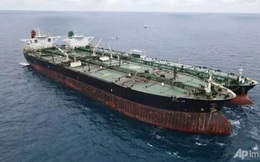 Indonesia giữ 2 tàu chở dầu của Iran và Panama
