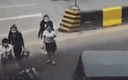 Người phụ nữ số nhọ nhất năm: Bị giật đồ 2 lần chỉ cách nhau vài giây giữa đường