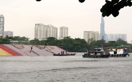 TP. HCM: Chìm sà lan ở huyện Cần Giờ, 5 người bị rơi xuống sông