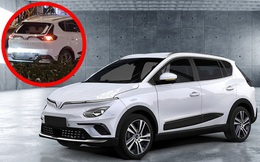 VinFast VF e34 liên tục lộ diện 'trần trụi' trên đường phố, chi tiết sau xe gây thắc mắc
