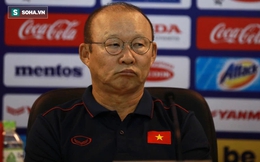 "Sát thủ" của ĐT Việt Nam phải tới bệnh viện sau trận gặp Malaysia, thầy Park lo ngay ngáy