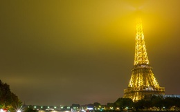 Tháp Eiffel lệch nguyên tắc phong thủy nhưng lại thành 'ngọn đuốc' của Paris