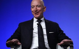 Một năm mua sắm 'tưng bừng' đậm chất người giàu của tỷ phú Jeff Bezos