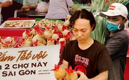 Sài Gòn 30 Tết mua sắm gì chỉ cần đi vội 2 ngôi chợ lâu đời này là đủ: Độc lạ nhất là 'bánh lựu cầu duyên', mua về hết ế luôn và ngay!